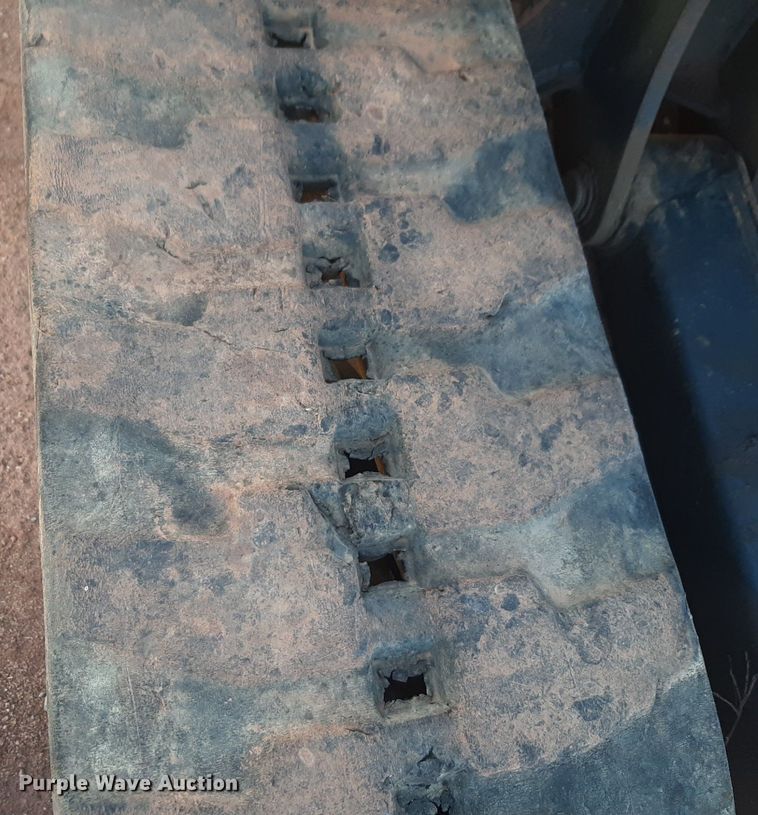 image for item DQ6999 2011 Bobcat E32 mini excavator