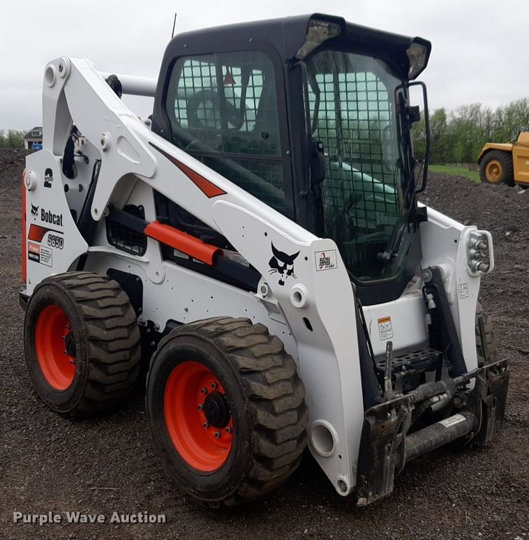 image for item DQ7015 2019 Bobcat S650 skid steer loader