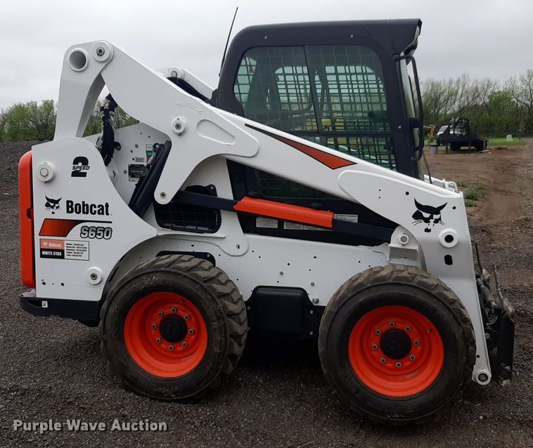 image for item DQ7015 2019 Bobcat S650 skid steer loader