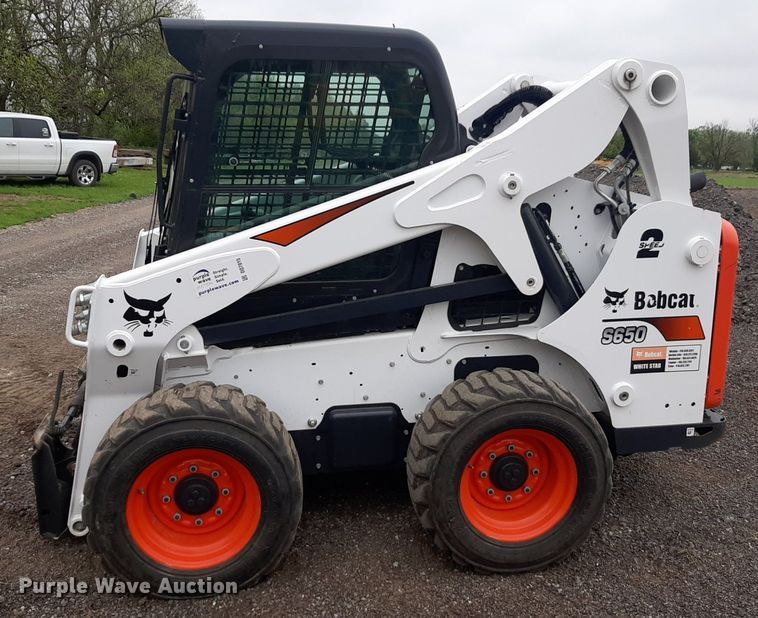 image for item DQ7015 2019 Bobcat S650 skid steer loader