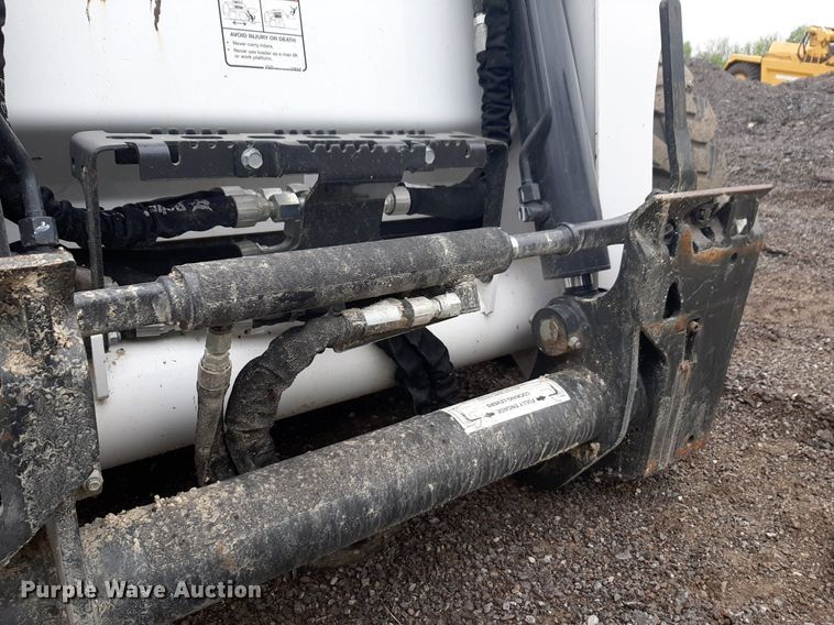 image for item DQ7015 2019 Bobcat S650 skid steer loader