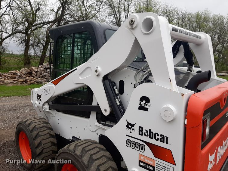 image for item DQ7015 2019 Bobcat S650 skid steer loader