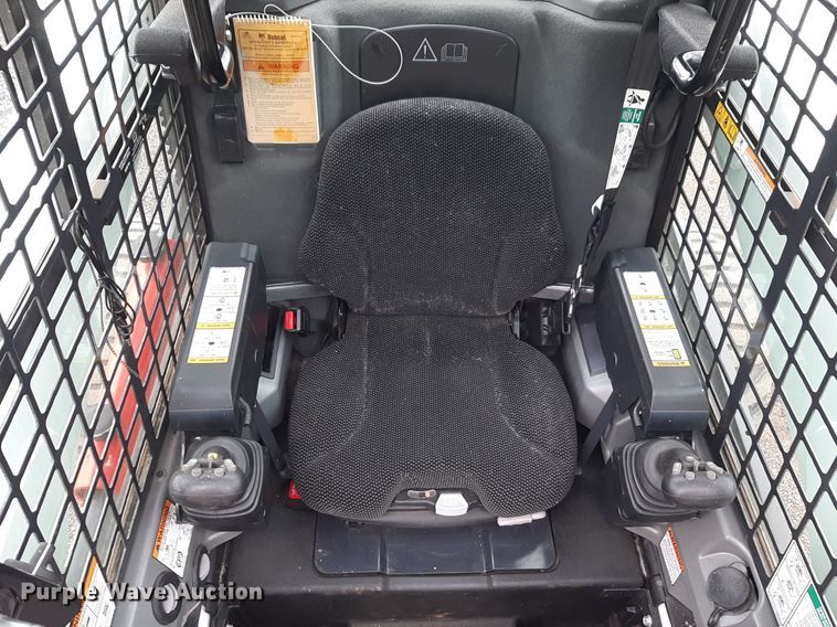 image for item DQ7015 2019 Bobcat S650 skid steer loader
