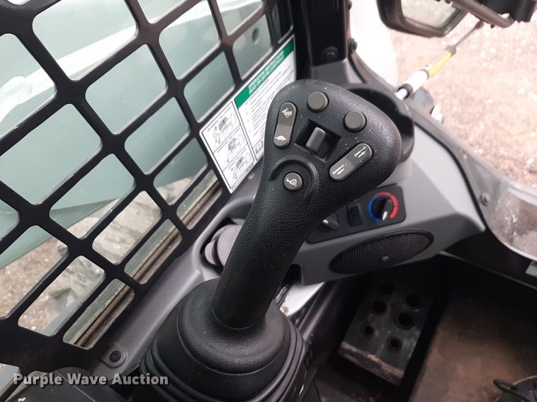 image for item DQ7015 2019 Bobcat S650 skid steer loader