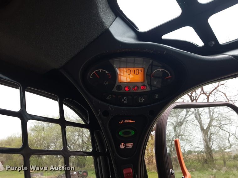 image for item DQ7015 2019 Bobcat S650 skid steer loader