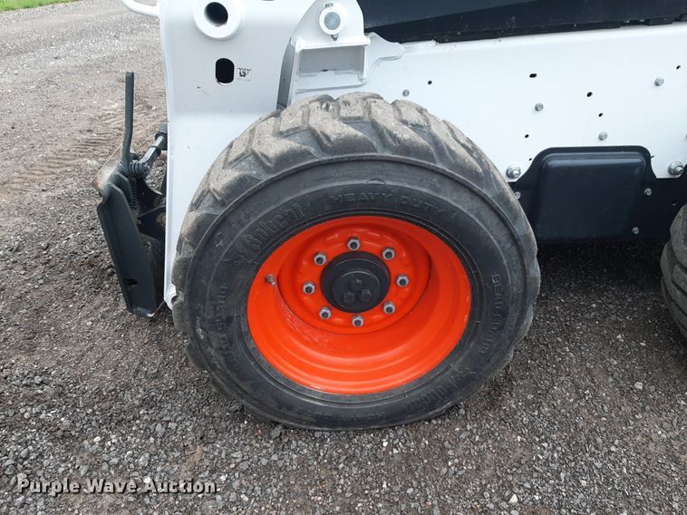 image for item DQ7015 2019 Bobcat S650 skid steer loader