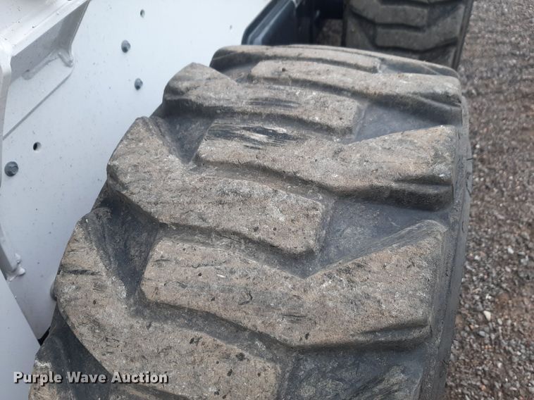 image for item DQ7015 2019 Bobcat S650 skid steer loader