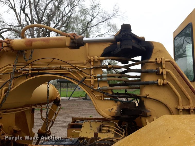 image for item DQ7021 1977 Caterpillar 613B elevating scraper