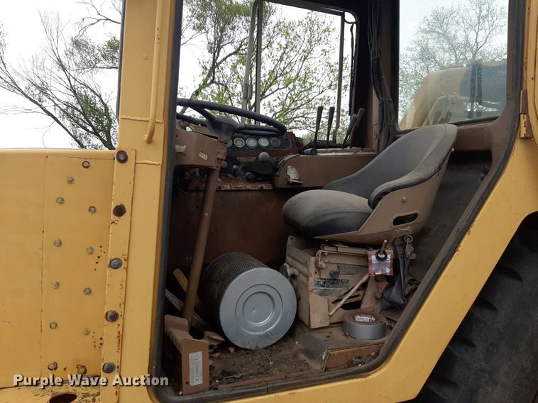 image for item DQ7021 1977 Caterpillar 613B elevating scraper