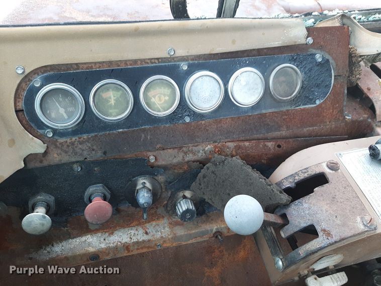 image for item DQ7021 1977 Caterpillar 613B elevating scraper