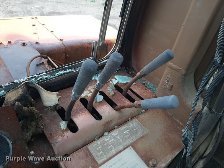 image for item DQ7021 1977 Caterpillar 613B elevating scraper