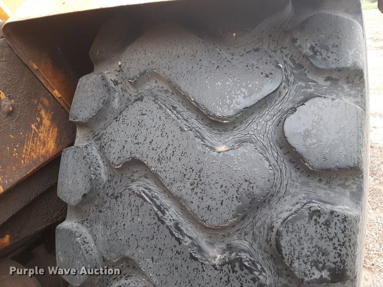 image for item DQ7021 1977 Caterpillar 613B elevating scraper