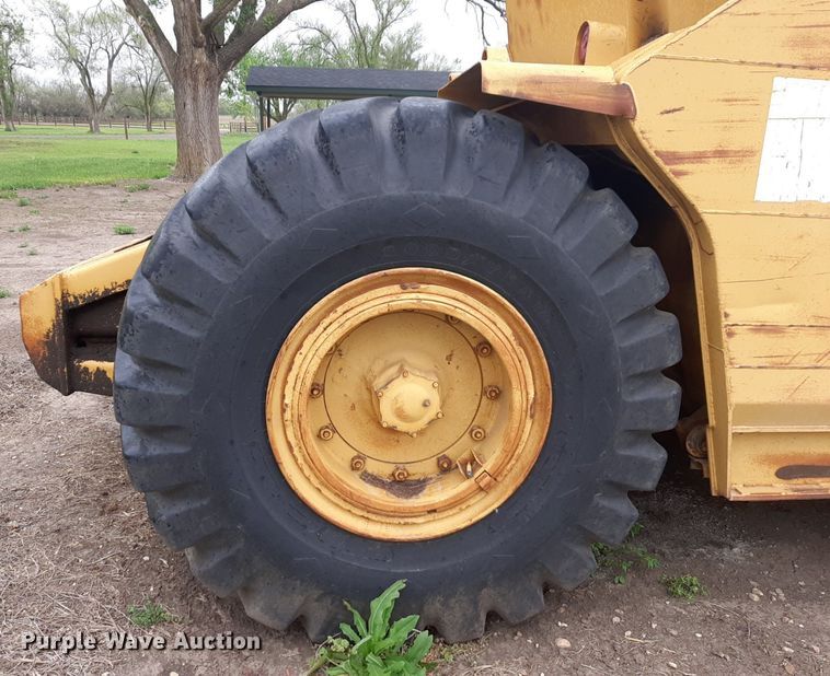 image for item DQ7021 1977 Caterpillar 613B elevating scraper