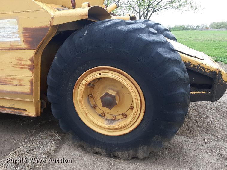 image for item DQ7021 1977 Caterpillar 613B elevating scraper