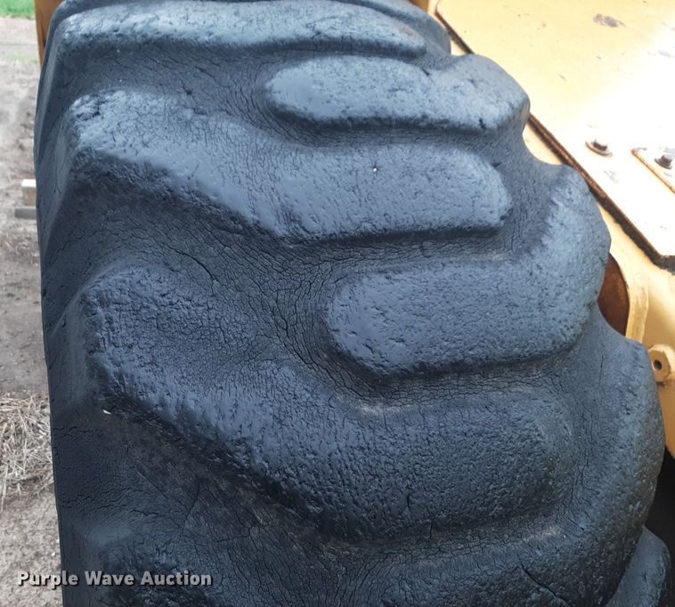 image for item DQ7021 1977 Caterpillar 613B elevating scraper