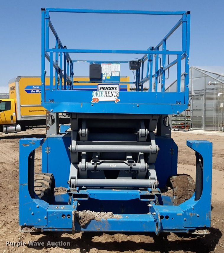 image for item DQ7028 2013 Genie GS-4390 RT scissor lift