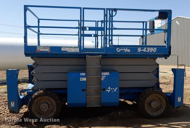 image for item DQ7028 2013 Genie GS-4390 RT scissor lift