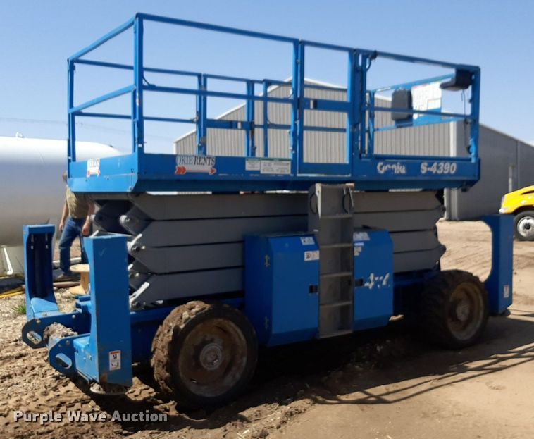 image for item DQ7028 2013 Genie GS-4390 RT scissor lift