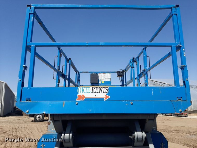image for item DQ7028 2013 Genie GS-4390 RT scissor lift
