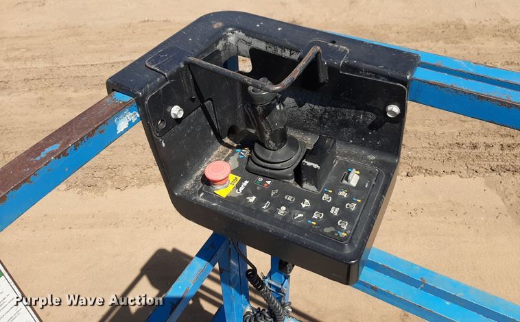 image for item DQ7028 2013 Genie GS-4390 RT scissor lift