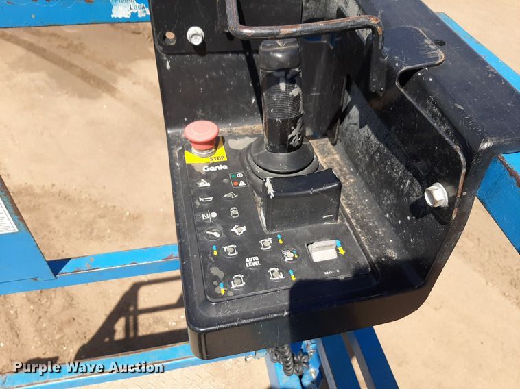 image for item DQ7028 2013 Genie GS-4390 RT scissor lift