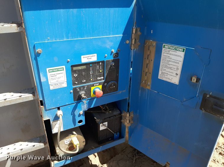 image for item DQ7028 2013 Genie GS-4390 RT scissor lift