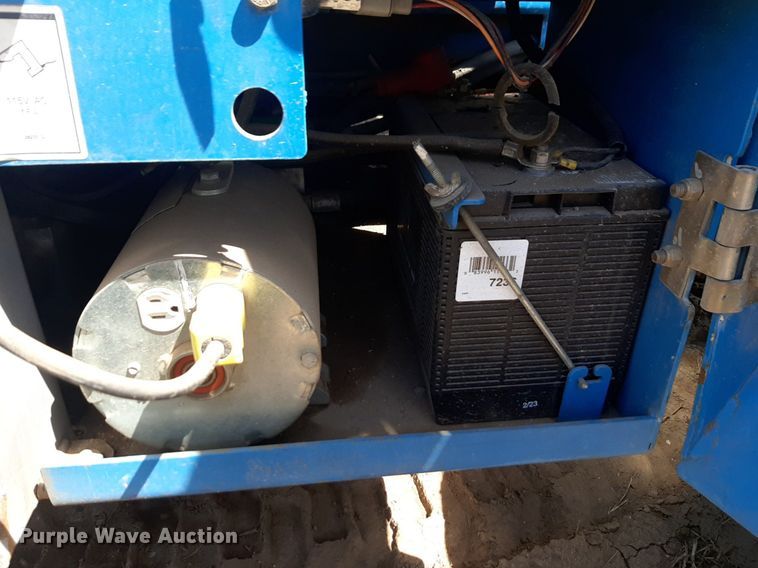 image for item DQ7028 2013 Genie GS-4390 RT scissor lift