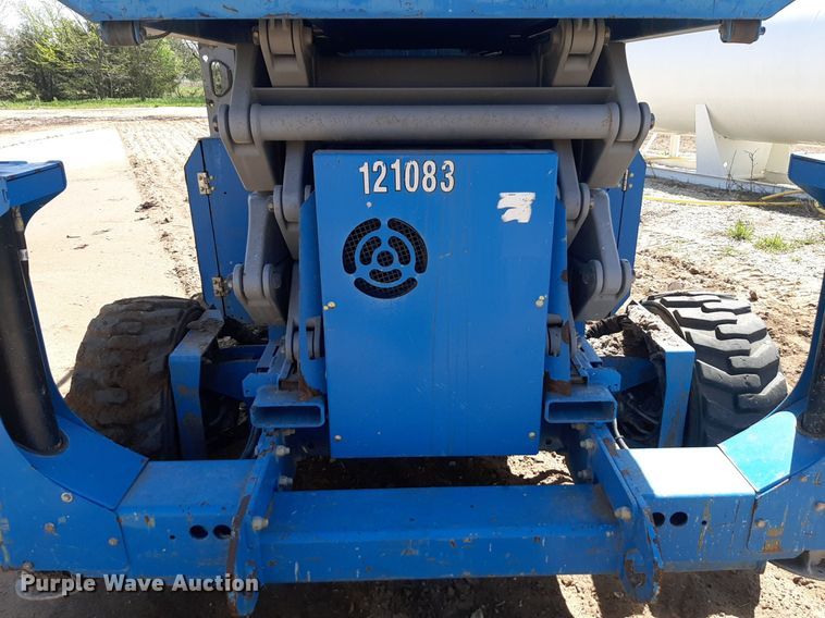 image for item DQ7028 2013 Genie GS-4390 RT scissor lift