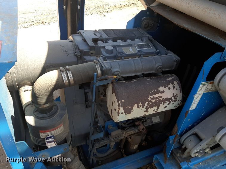 image for item DQ7028 2013 Genie GS-4390 RT scissor lift