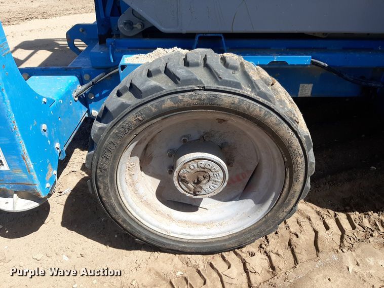 image for item DQ7028 2013 Genie GS-4390 RT scissor lift