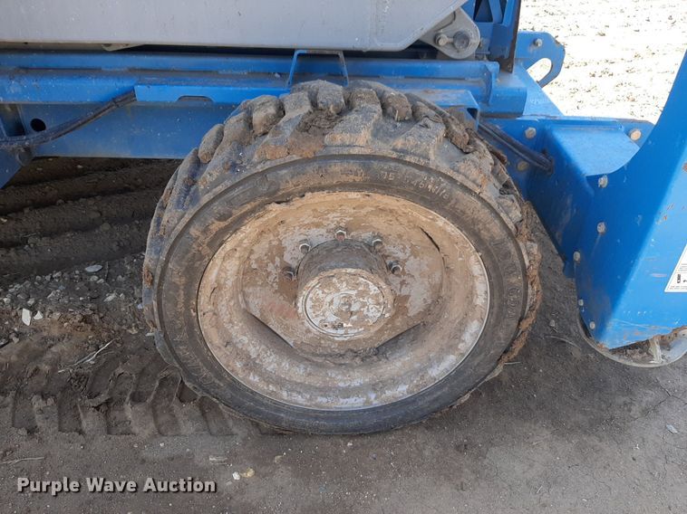 image for item DQ7028 2013 Genie GS-4390 RT scissor lift