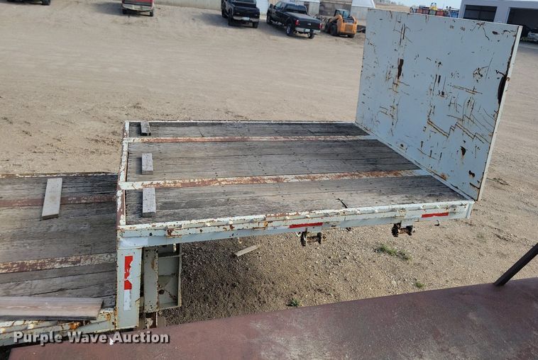 image for item DR4284 1995 Fontaine drop deck equipment trailer