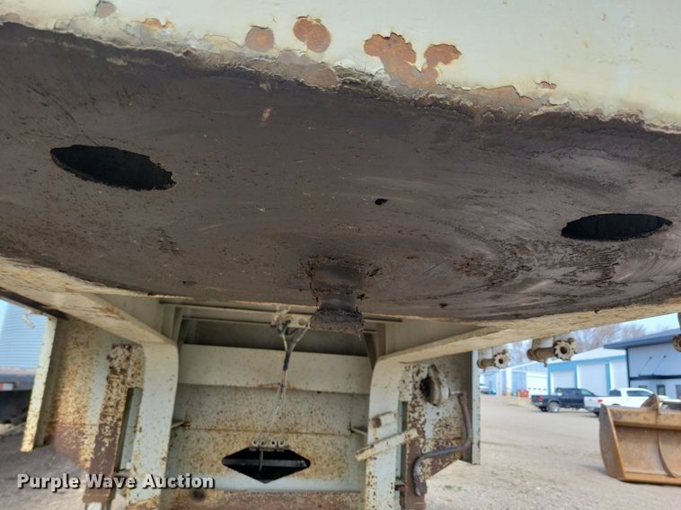 image for item DR4284 1995 Fontaine drop deck equipment trailer