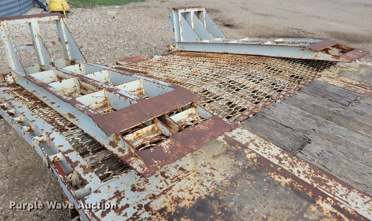 image for item DR4284 1995 Fontaine drop deck equipment trailer