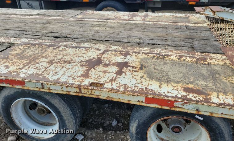 image for item DR4284 1995 Fontaine drop deck equipment trailer