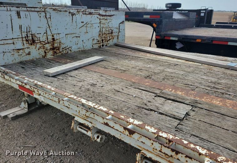 image for item DR4284 1995 Fontaine drop deck equipment trailer