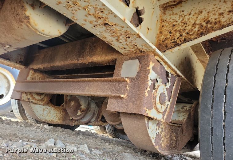 image for item DR4284 1995 Fontaine drop deck equipment trailer