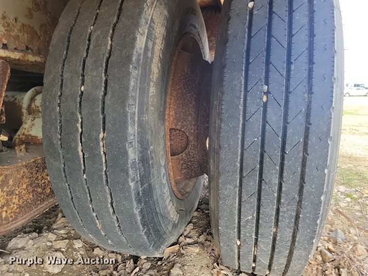 image for item DR4284 1995 Fontaine drop deck equipment trailer