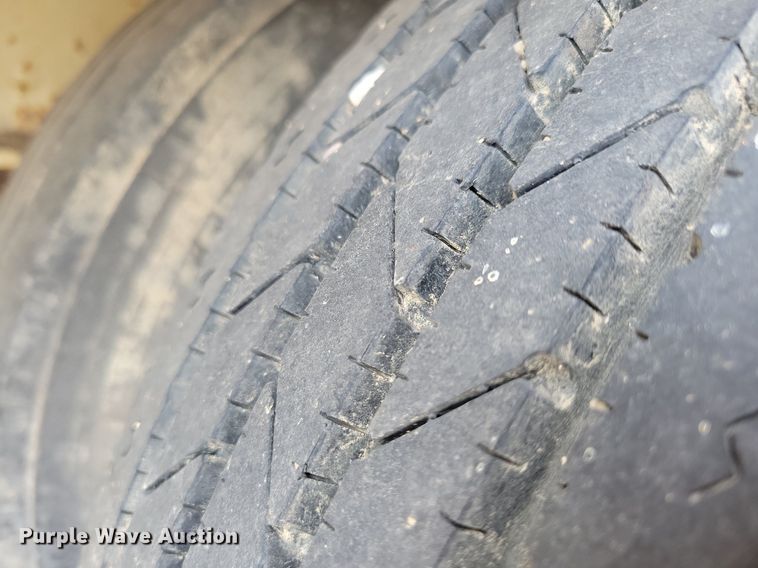 image for item DR4284 1995 Fontaine drop deck equipment trailer