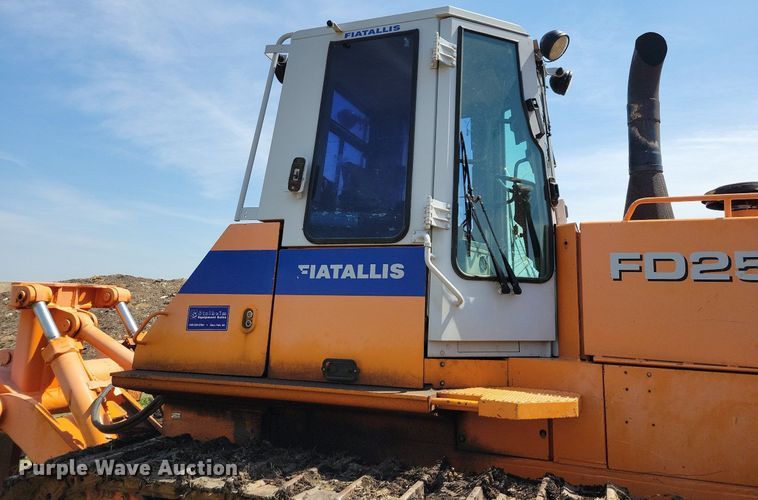 image for item DR4286 1997 Fiat-Allis FD255-1T dozer