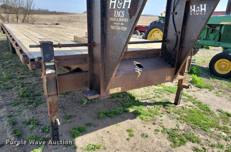 image for item DR4287 2017 H & H FD306 equipment trailer