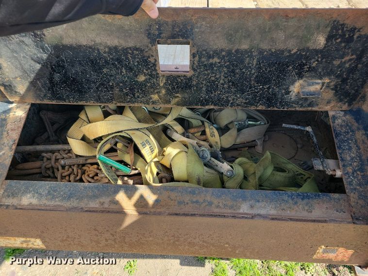 image for item DR4287 2017 H & H FD306 equipment trailer