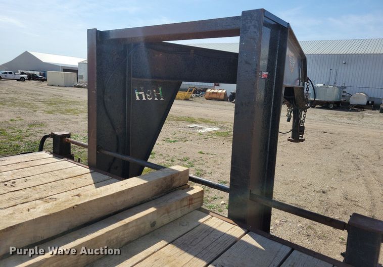 image for item DR4287 2017 H & H FD306 equipment trailer