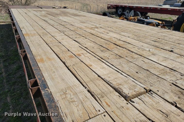 image for item DR4287 2017 H & H FD306 equipment trailer