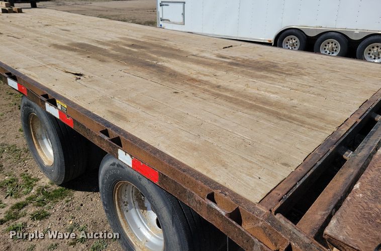 image for item DR4287 2017 H & H FD306 equipment trailer