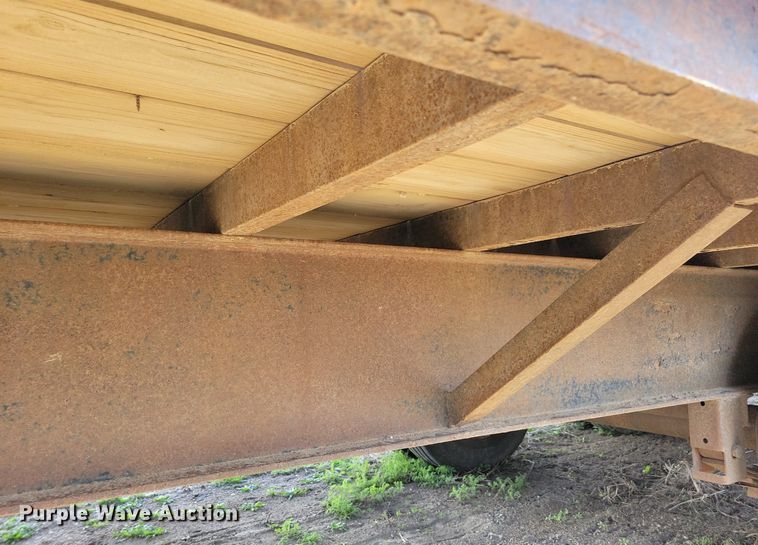 image for item DR4287 2017 H & H FD306 equipment trailer