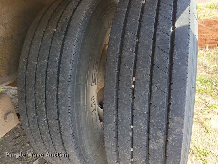 image for item DR4287 2017 H & H FD306 equipment trailer