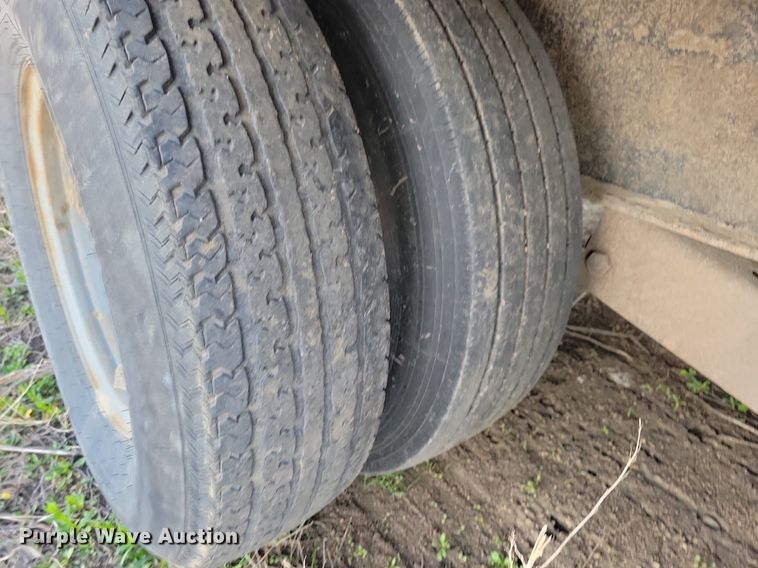 image for item DR4287 2017 H & H FD306 equipment trailer