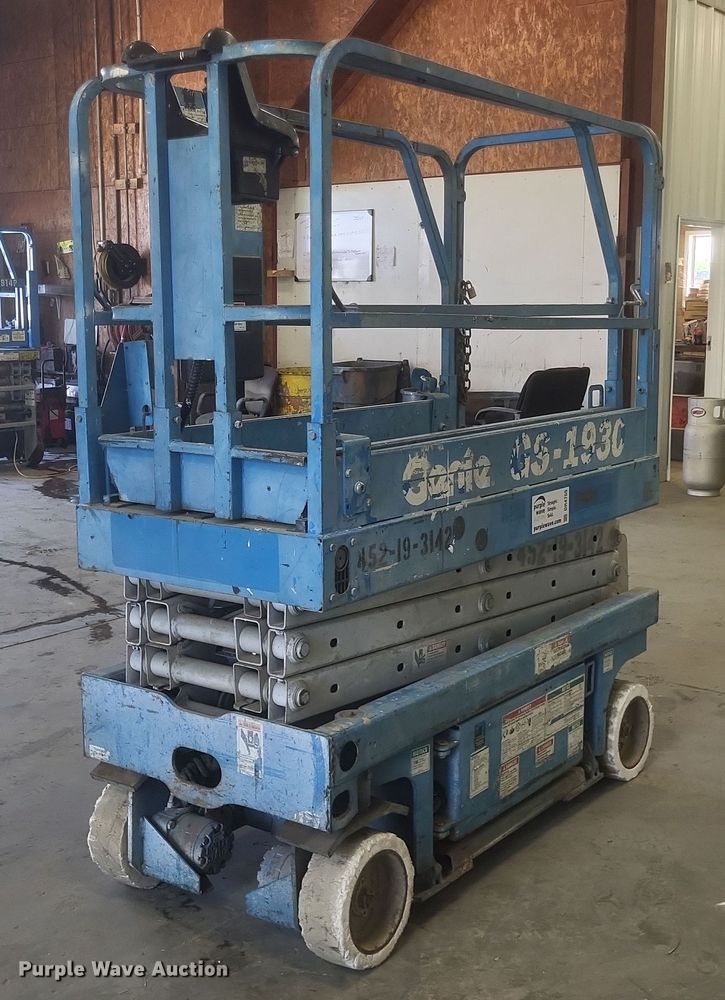 image for item DR4755 Genie GS1930 scissor lift