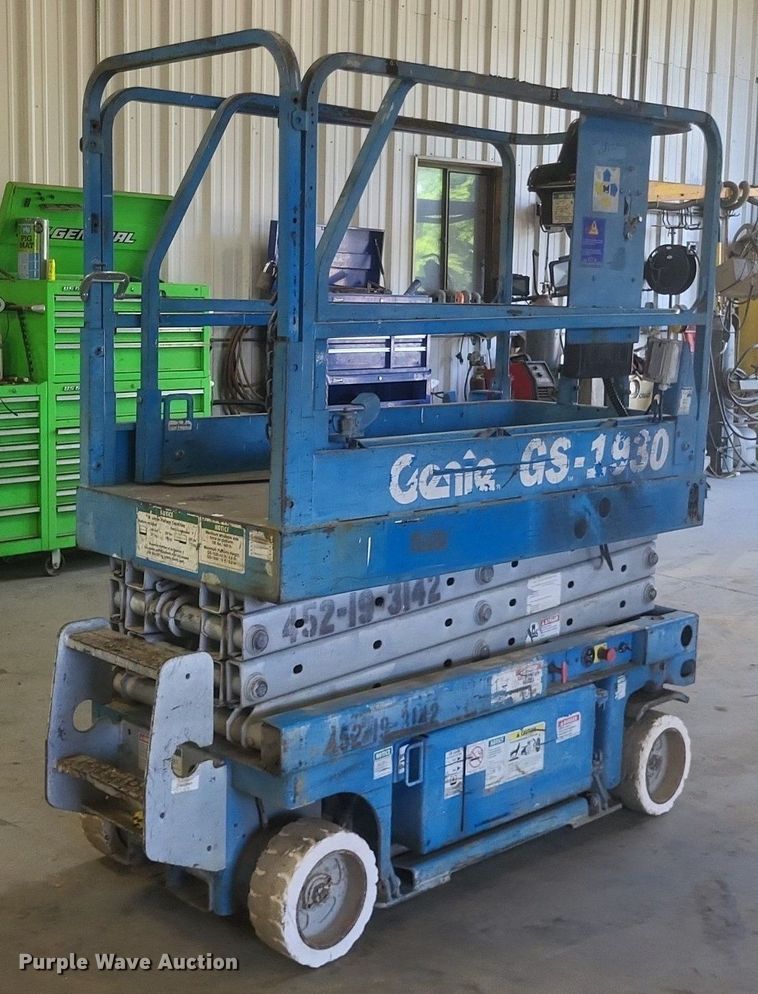 image for item DR4755 Genie GS1930 scissor lift